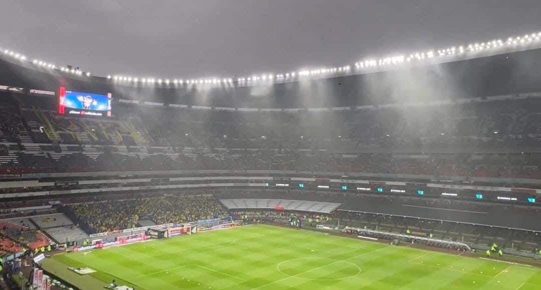 La Final del futbol mexicano sufre un retraso, debido a una intensa tormenta eléctrica que azota a la Ciudad de México