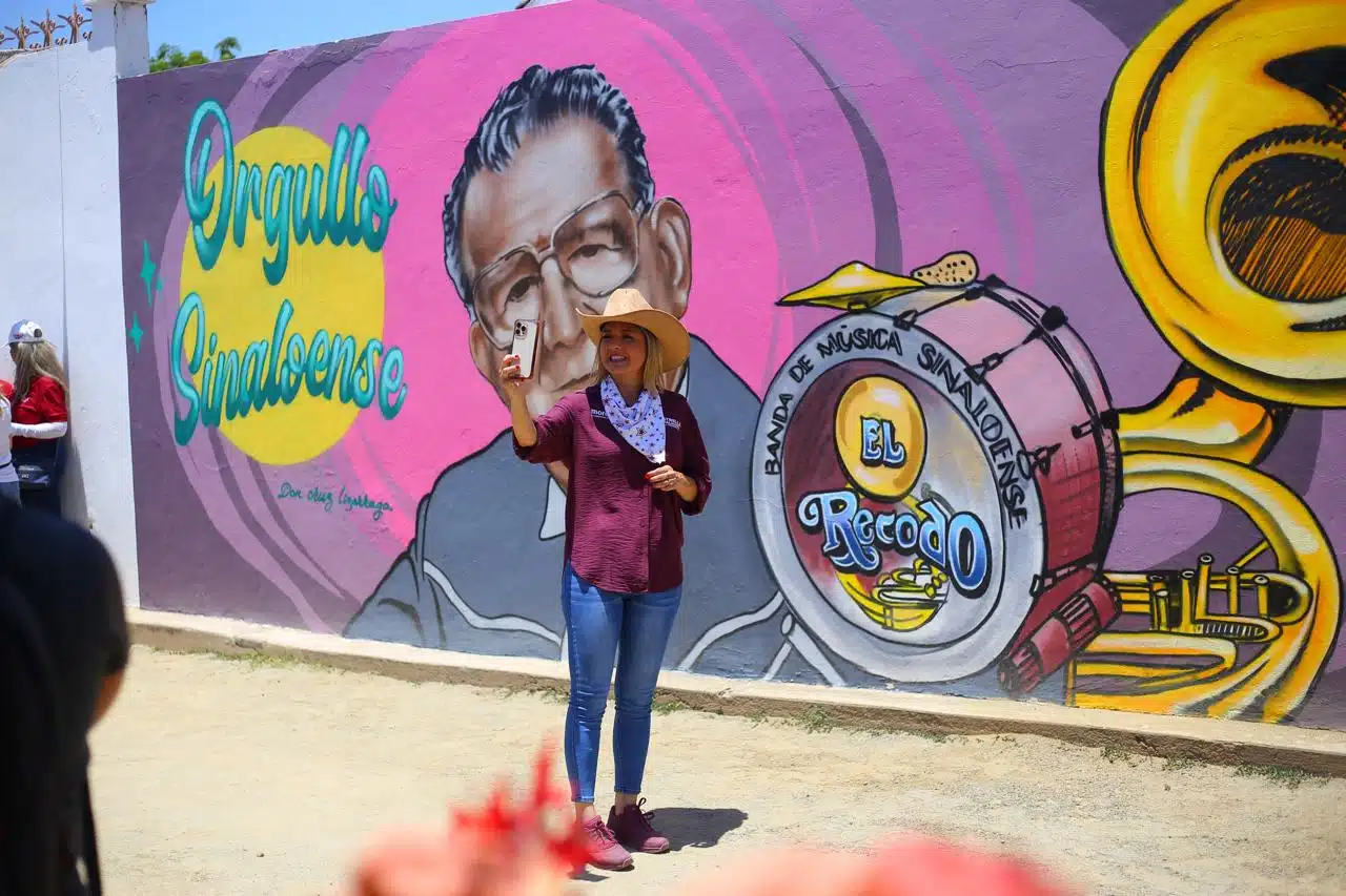 Estrella Palacios en el callejón temático dedicado a don Cruz Lizárraga