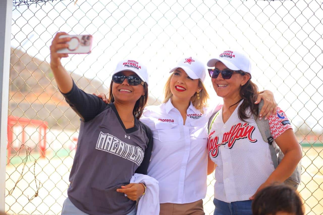 Estrella Palacios durante su campaña con Morena