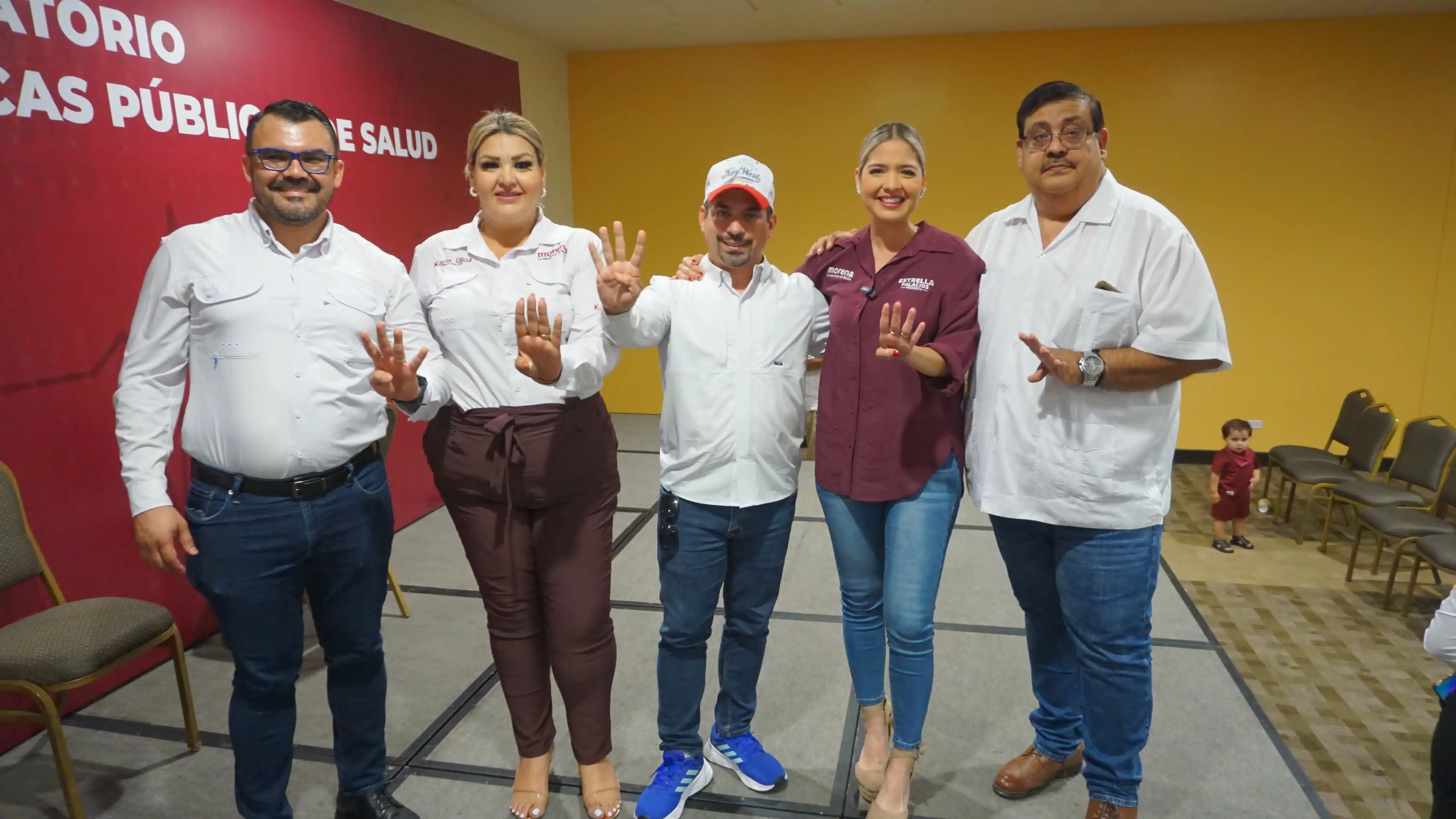 Candidata de Morena por la alcaldía de Mazatlán, Estrella Palacios, asistiendo al conversatorio “El futuro de las políticas públicas de salud”