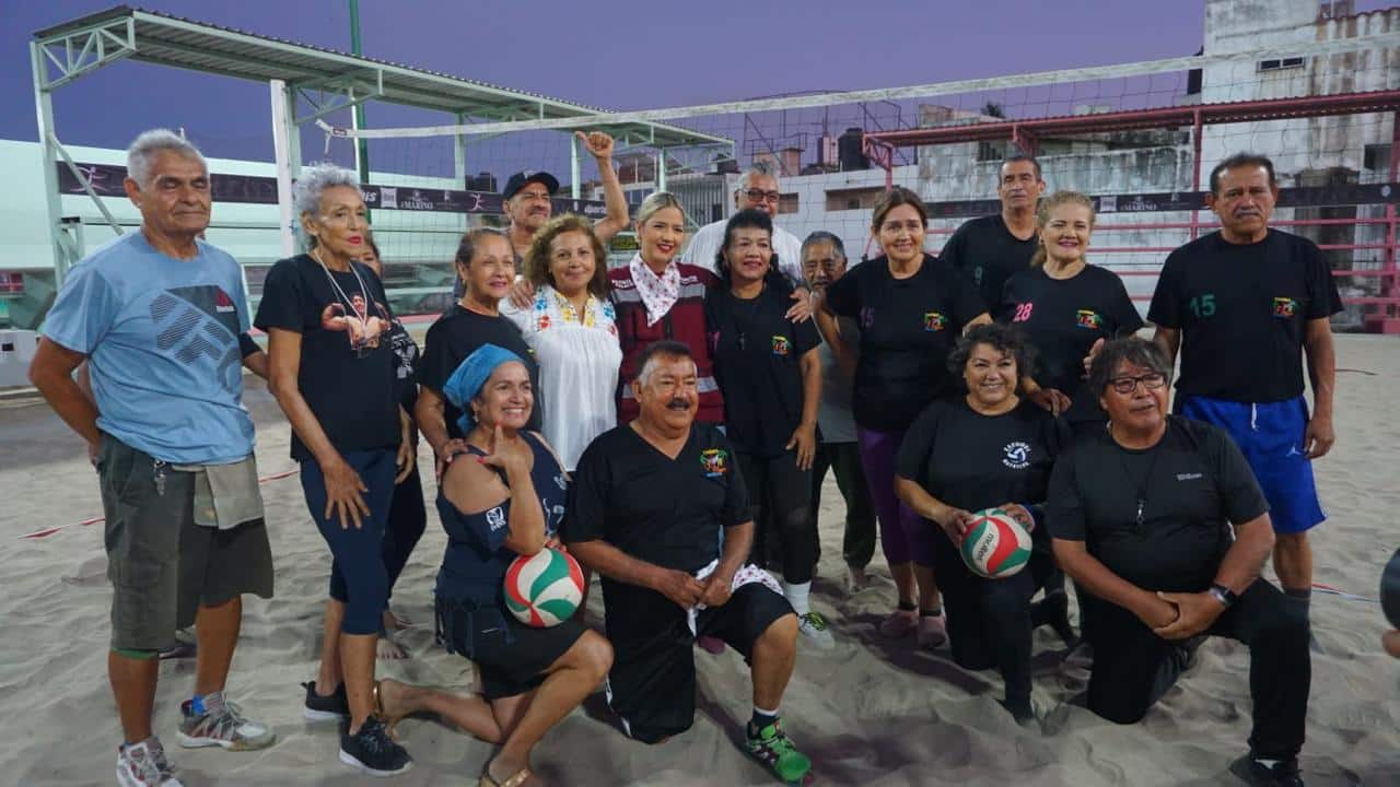 Estrella Palacios Domínguez, candidata de Morena y Partido Verde a la alcaldía de Mazatlán, durante su campaña