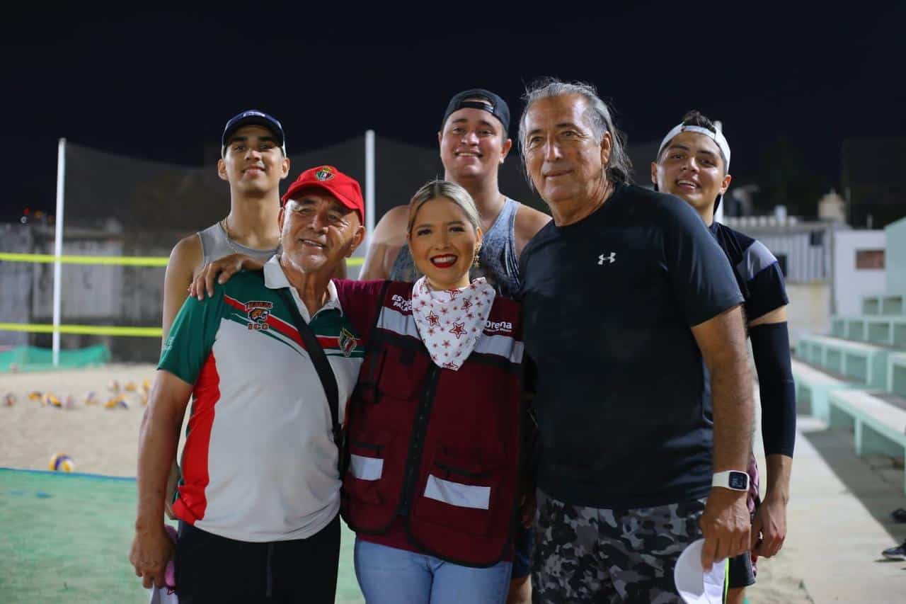 Estrella Palacios Domínguez, candidata de Morena y Partido Verde a la alcaldía de Mazatlán, durante su campaña