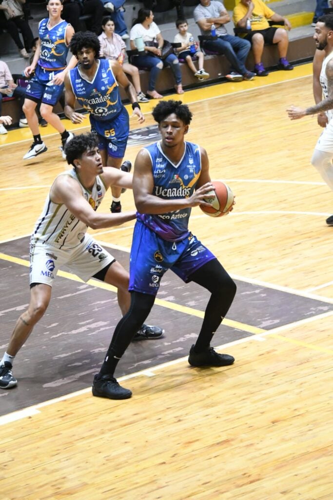 2 jugadores de basquetbol de la Cibacopa, uno de ellos del equipo de Frayles de Guasave y el otro de Venados de Mazatlán