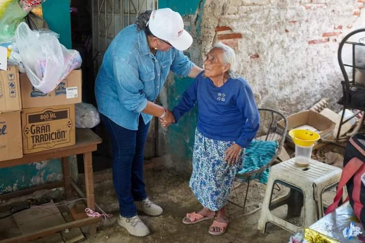 Graciela Domínguez Nava, candidata de Morena a diputada federal por el distrito 01, durante su campaña