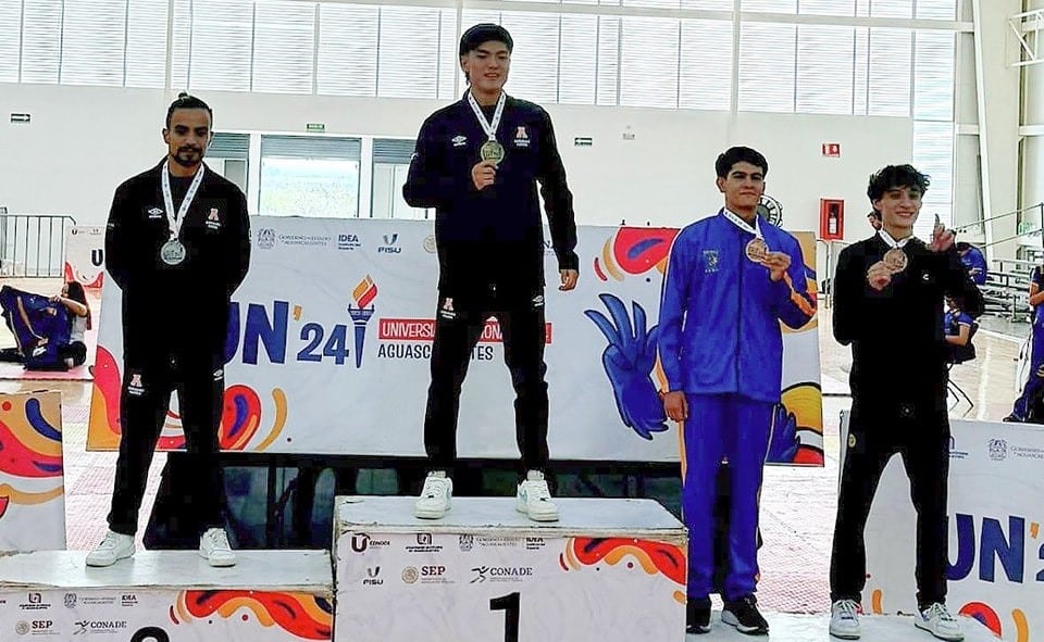 Hiroto Yoshi conquista invicto primer lugar en karate do de la Universiada Nacional.