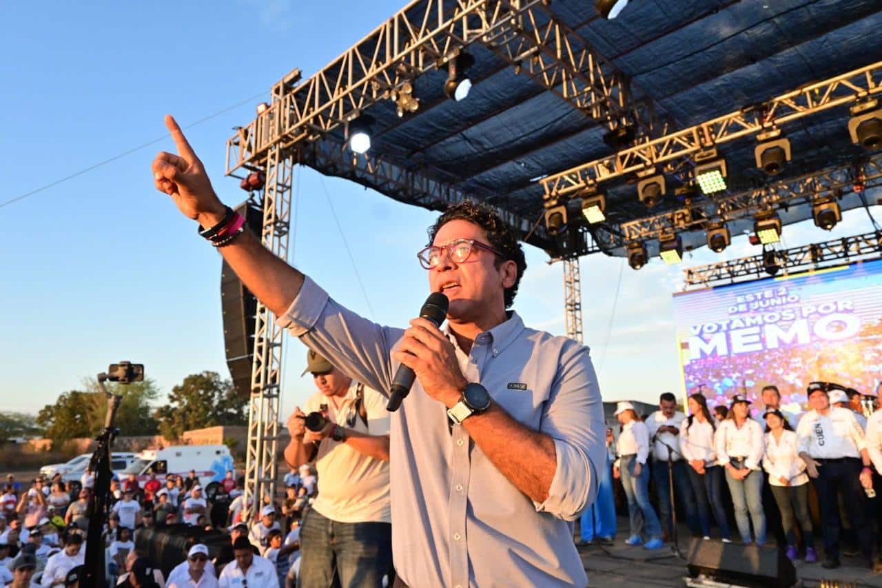 Juan Alfonso Mejía meeting