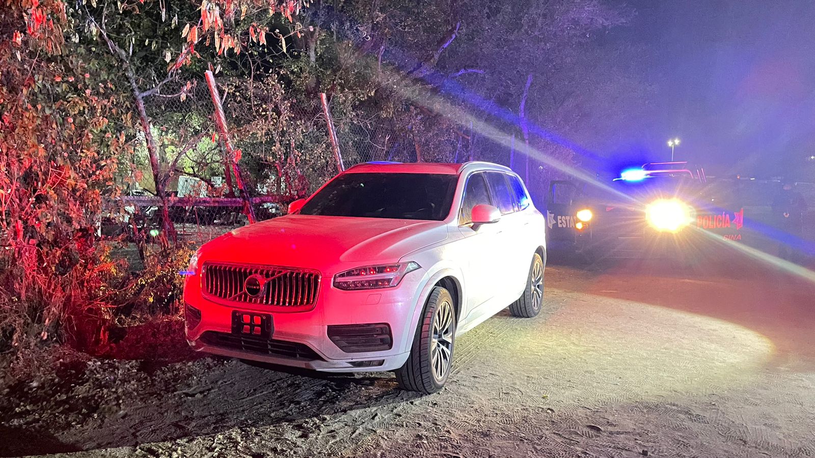 Camioneta VOLVO con reporte de robo