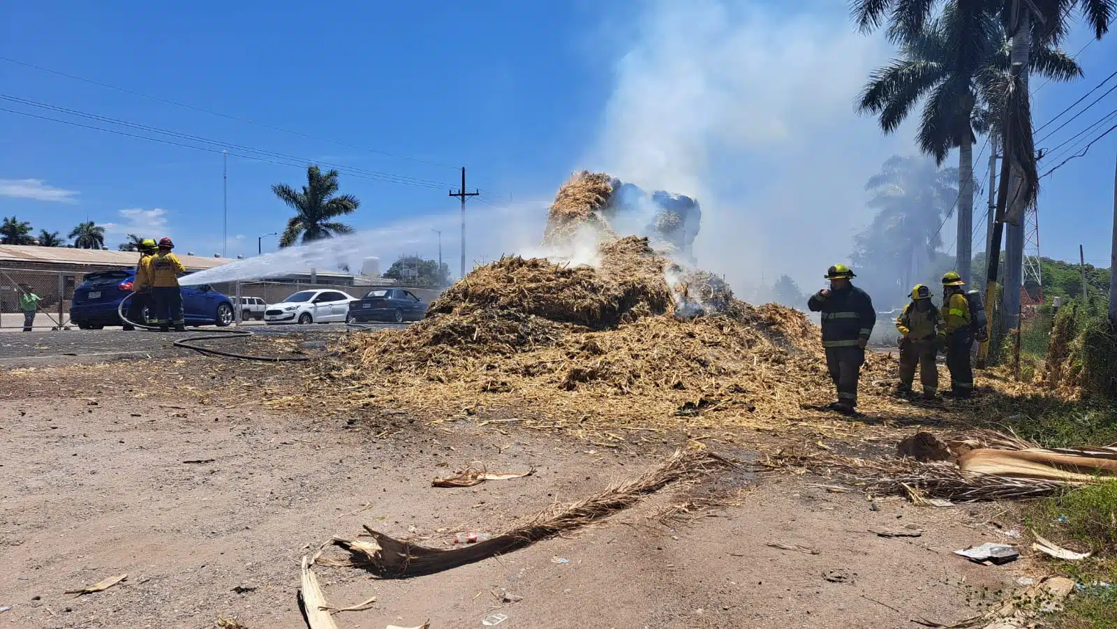 Incendio de pacas de pastura deja como saldo perdidas materiales y fuerte movilización de cuerpos de emergencias