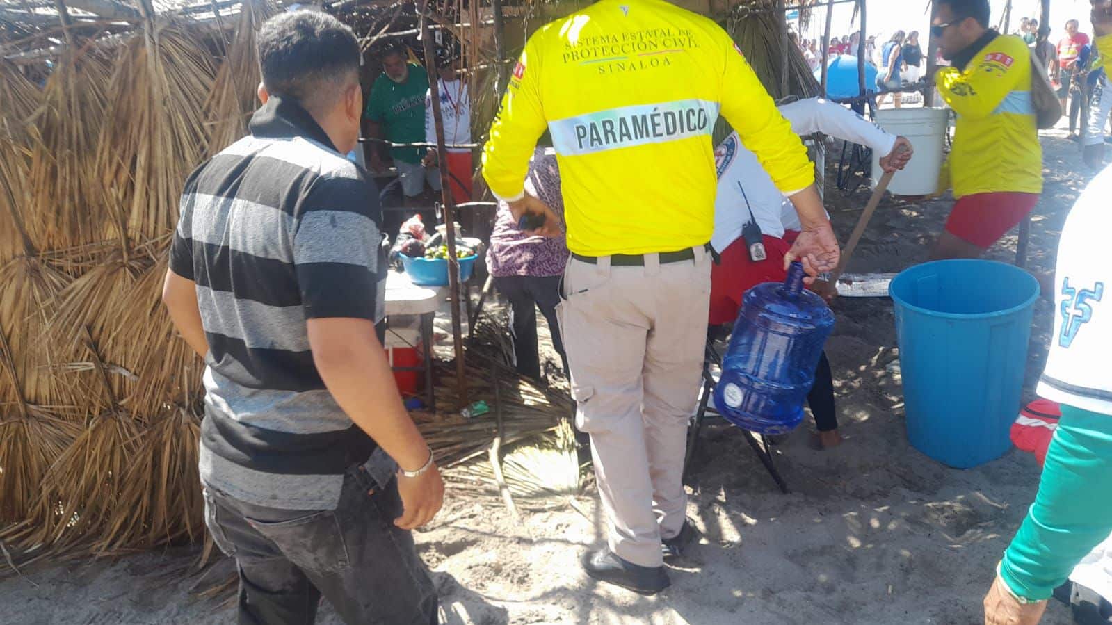 Civiles y cuerpos de auxilio lograron controlar el fuego.