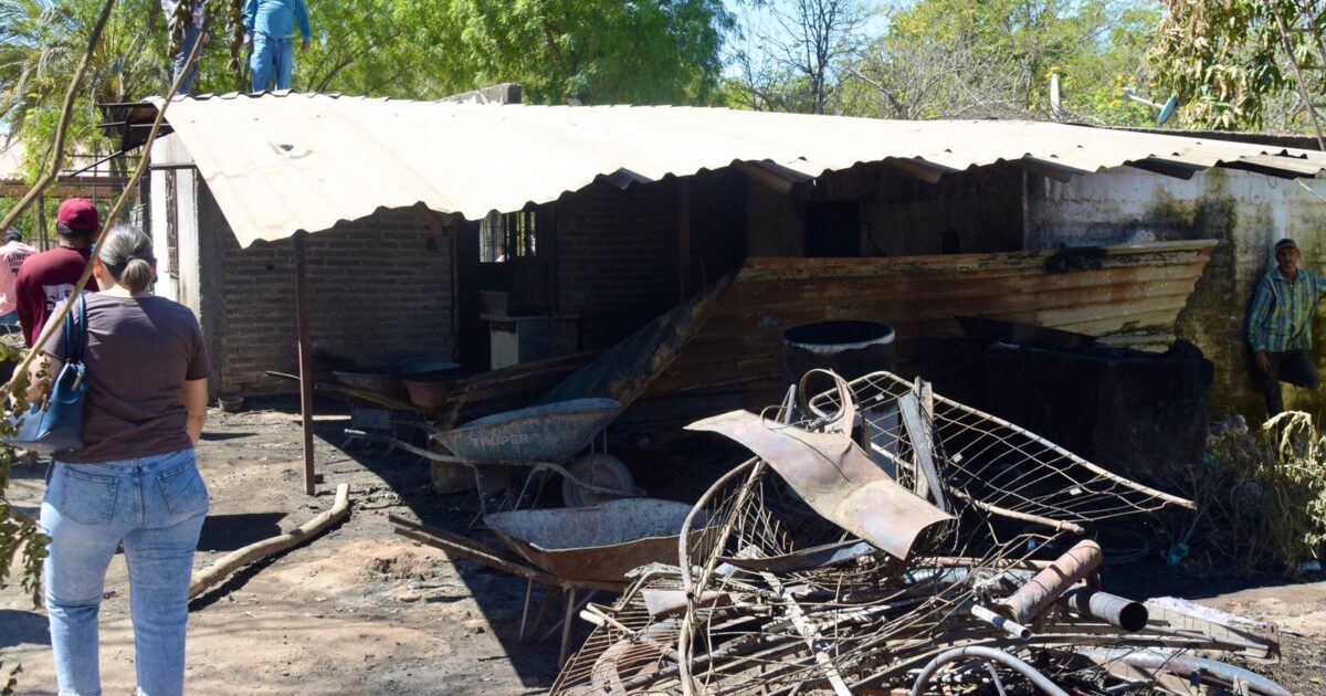 Pedazo De Leña De La Hornilla Provocó El Incendio De La Casa Y Los Dejó