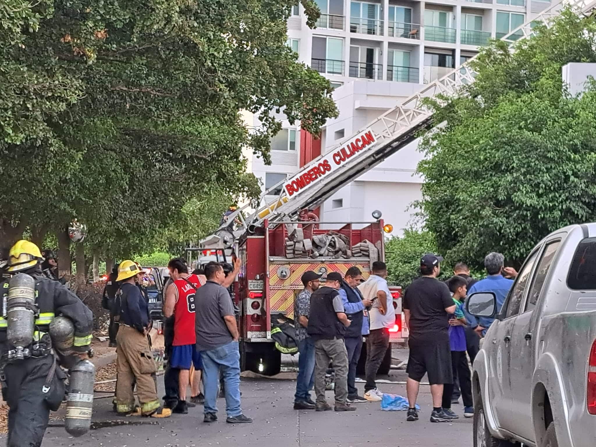 Incendio en torre departamental del sector Tres Ríos, en Culiacán