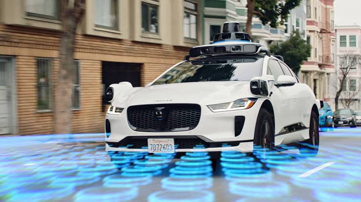 Investiga Estados Unidos vehículos Waymo tras reportes de choques