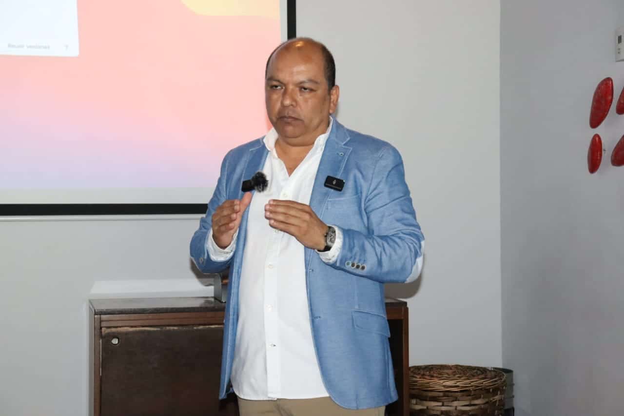 Jesús Alonso Puerto Sánchez, propietario de Azteca Lighting