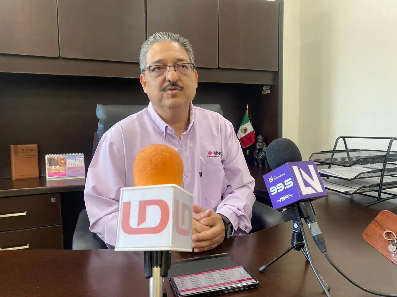 Jorge Luis Ruelas Miranda, vocal Ejecutivo del Instituto Nacional Electoral en Sinaloa, en entrevista con medios de comunicación en Mazatlán