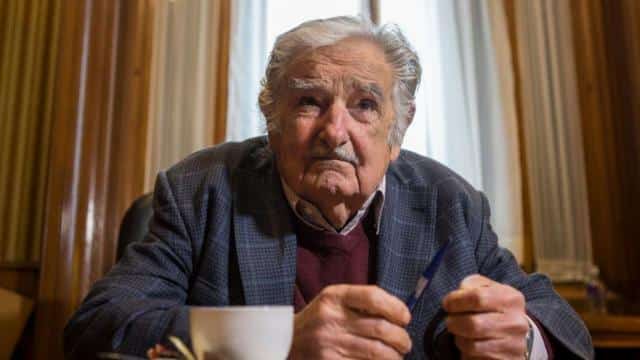 José Mujica rechaza recibir tratamiento para su tumor en el exterior