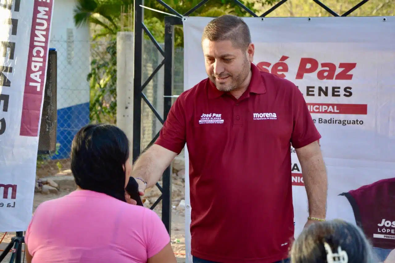 José Paz López Elenes en la comunidad de Potrerillos