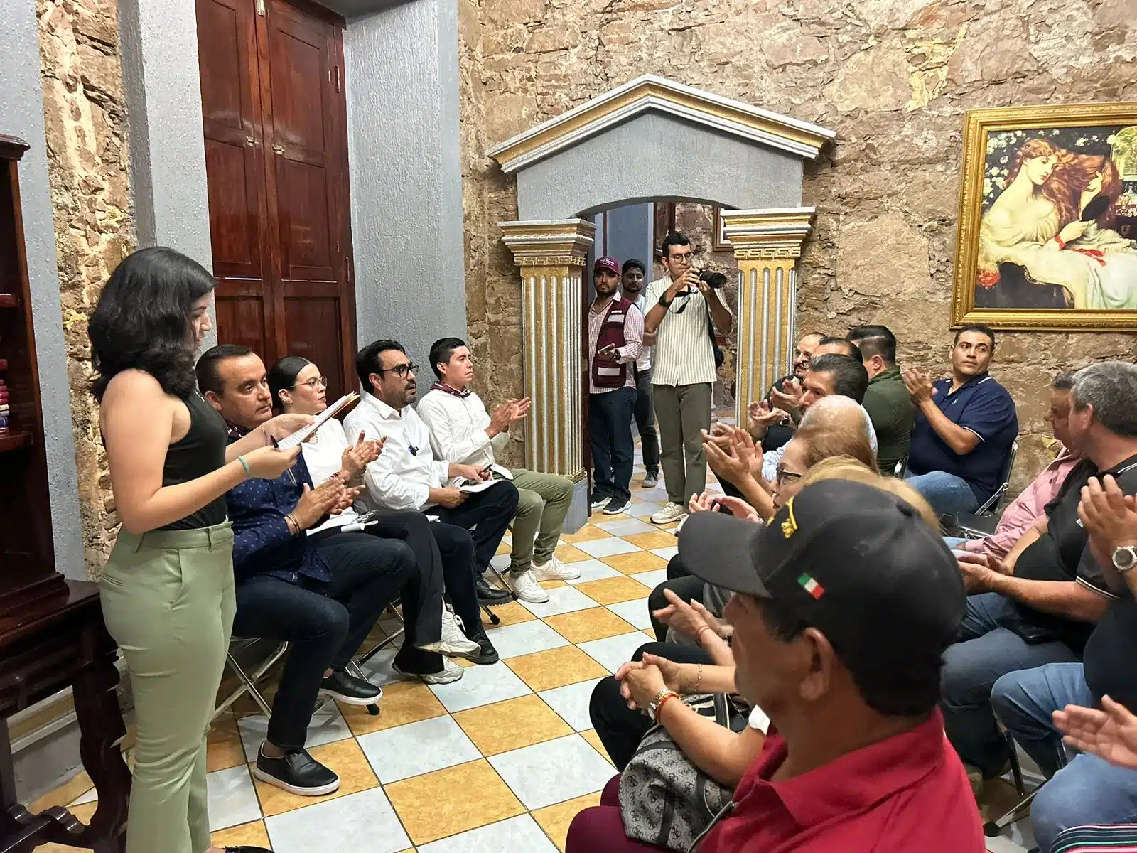Juan de Dios Gámez Mendívil en su encuentro con la organización civil Frente Ciudadano “Primero Culiacán”