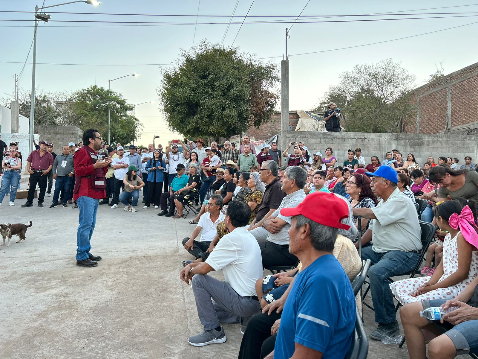 Juan de Dios Gámez Mendívil, candidato a la presidencia municipal de Culiacán por el partido de Morena, durante su campaña