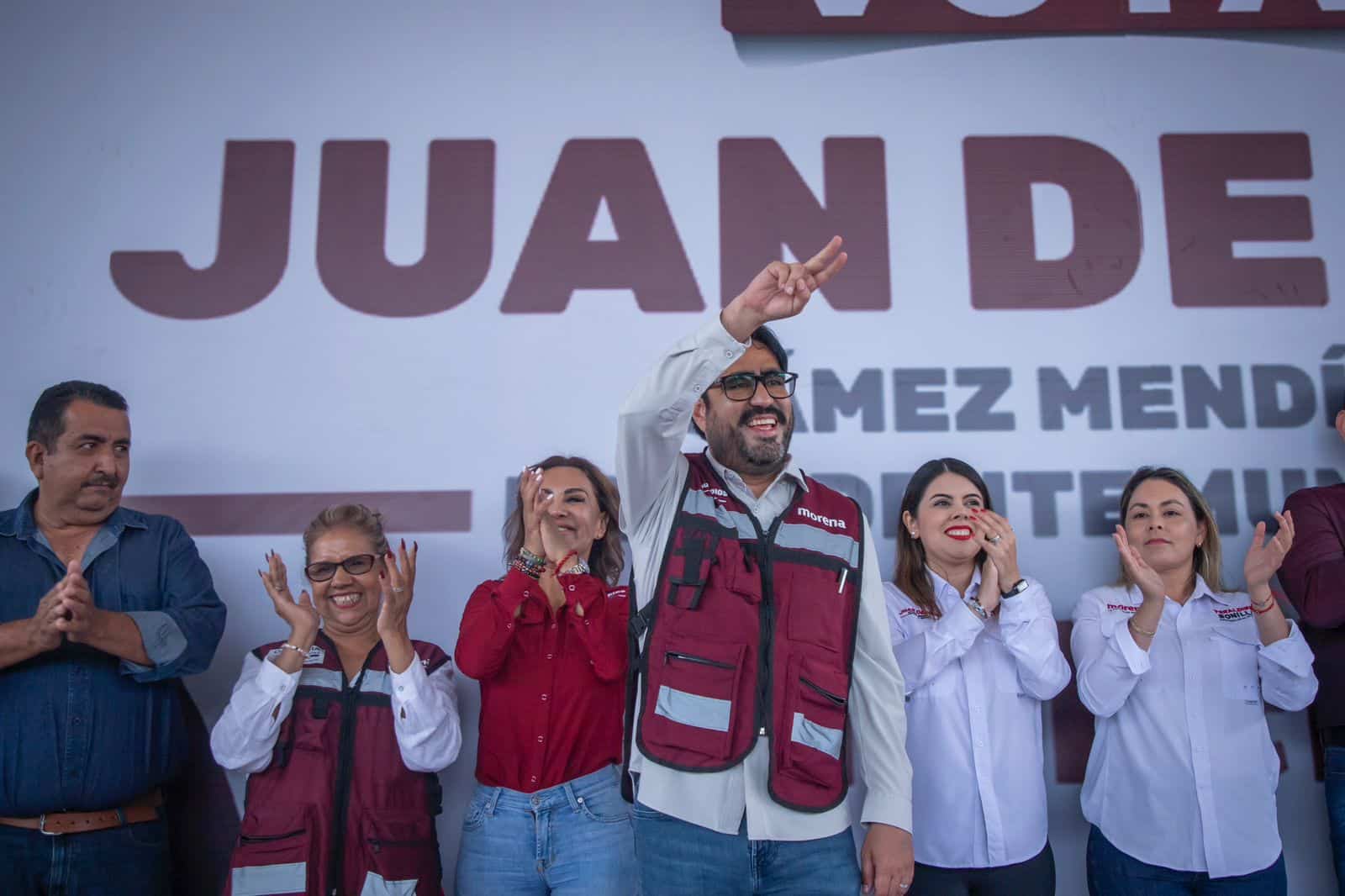Juan de Dios Gámez Mendívil, candidato a la presidencia municipal de Culiacán por el partido de Morena, durante su campaña
