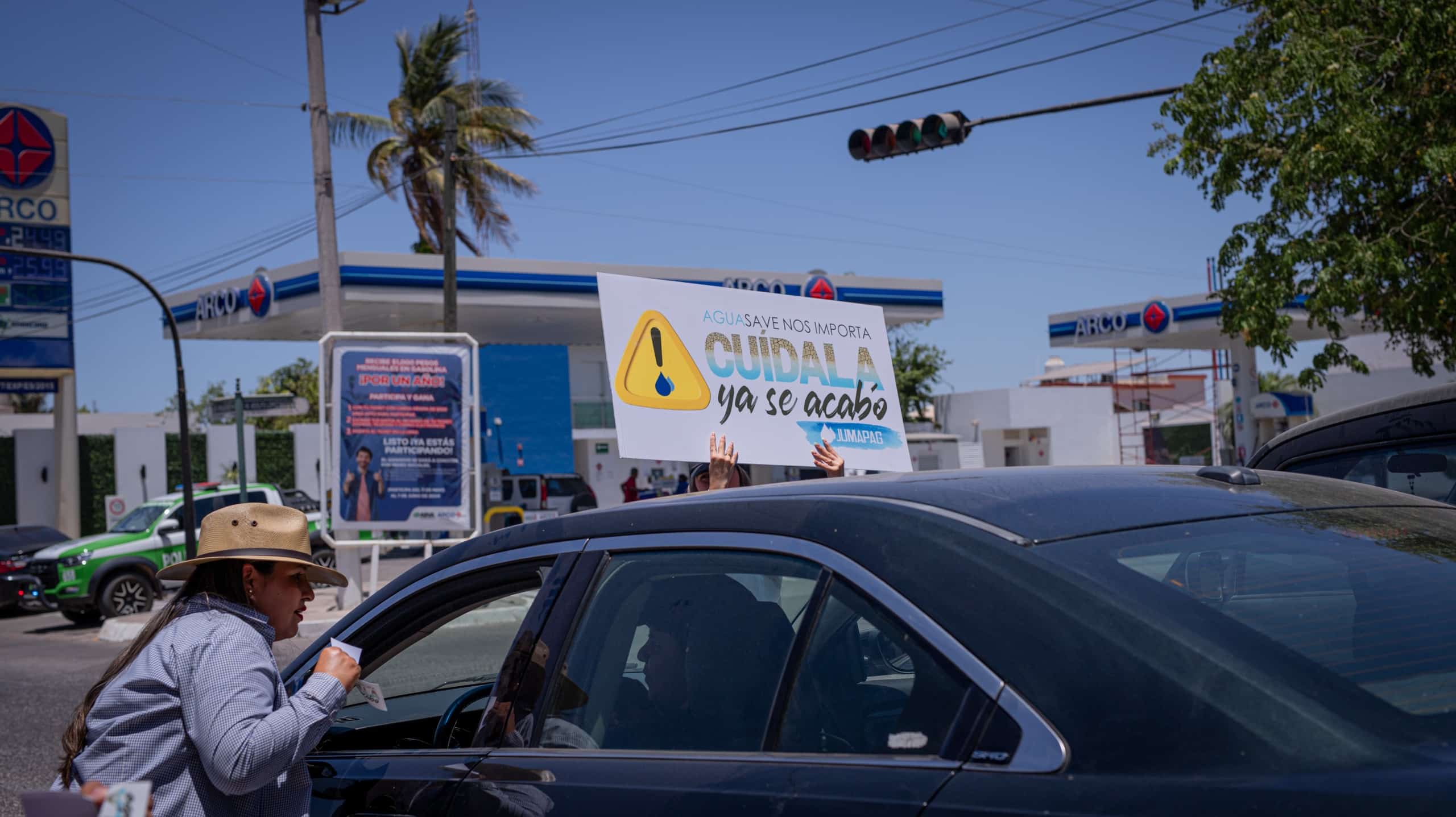 Jumapag hace concientización en los cruceros sobre el agua ante la sequía en Guasave