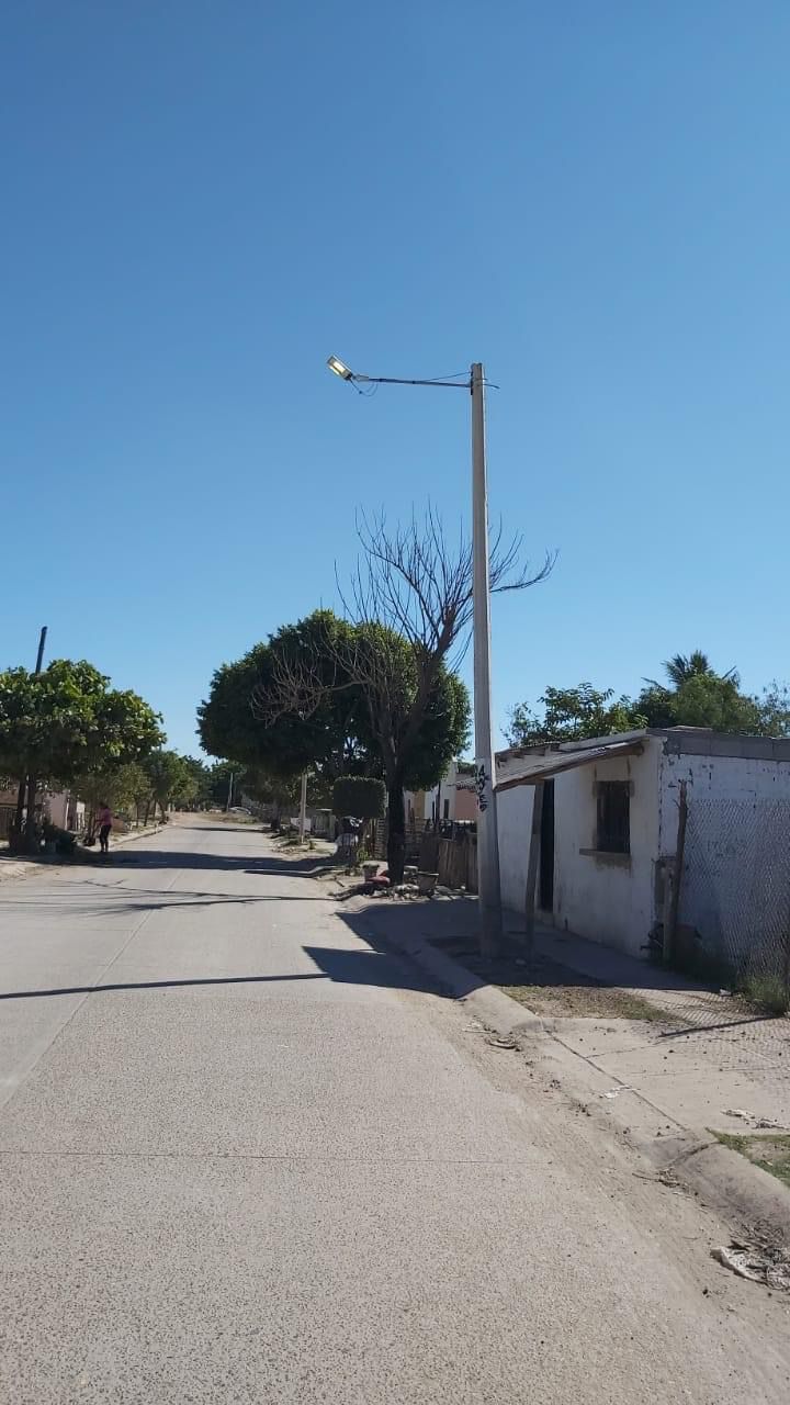 Lámparas led en una colonia de Los Mochis, Ahome