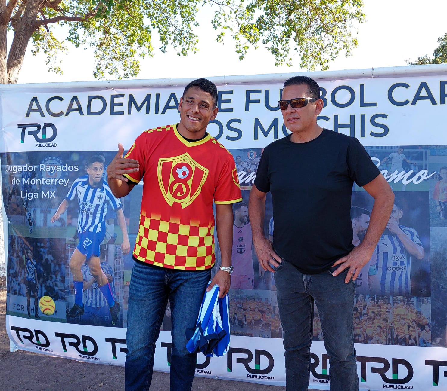 Luis Romo junto a su papá en Los Mochis