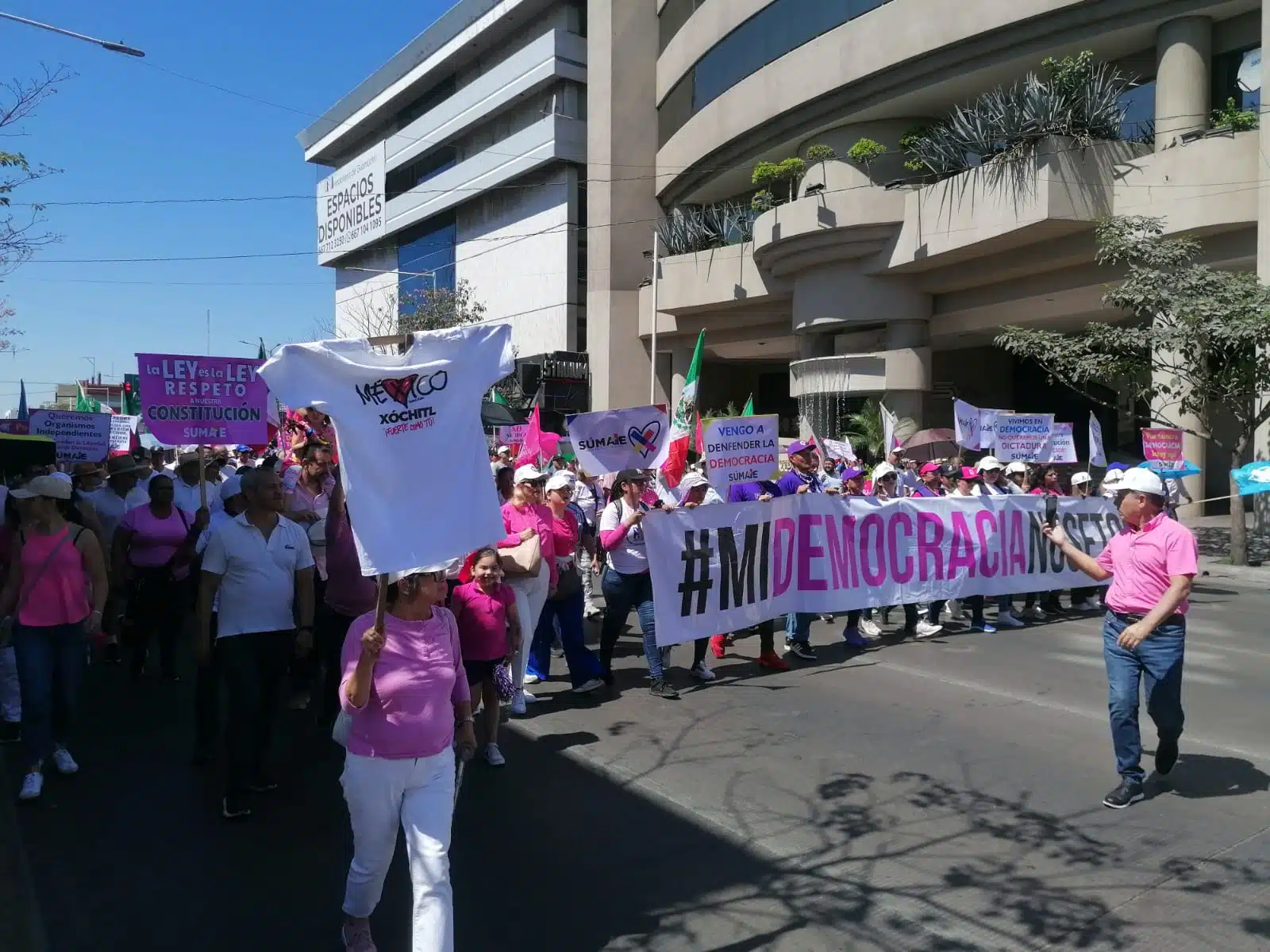 ·tsunami rosa en Culiacán