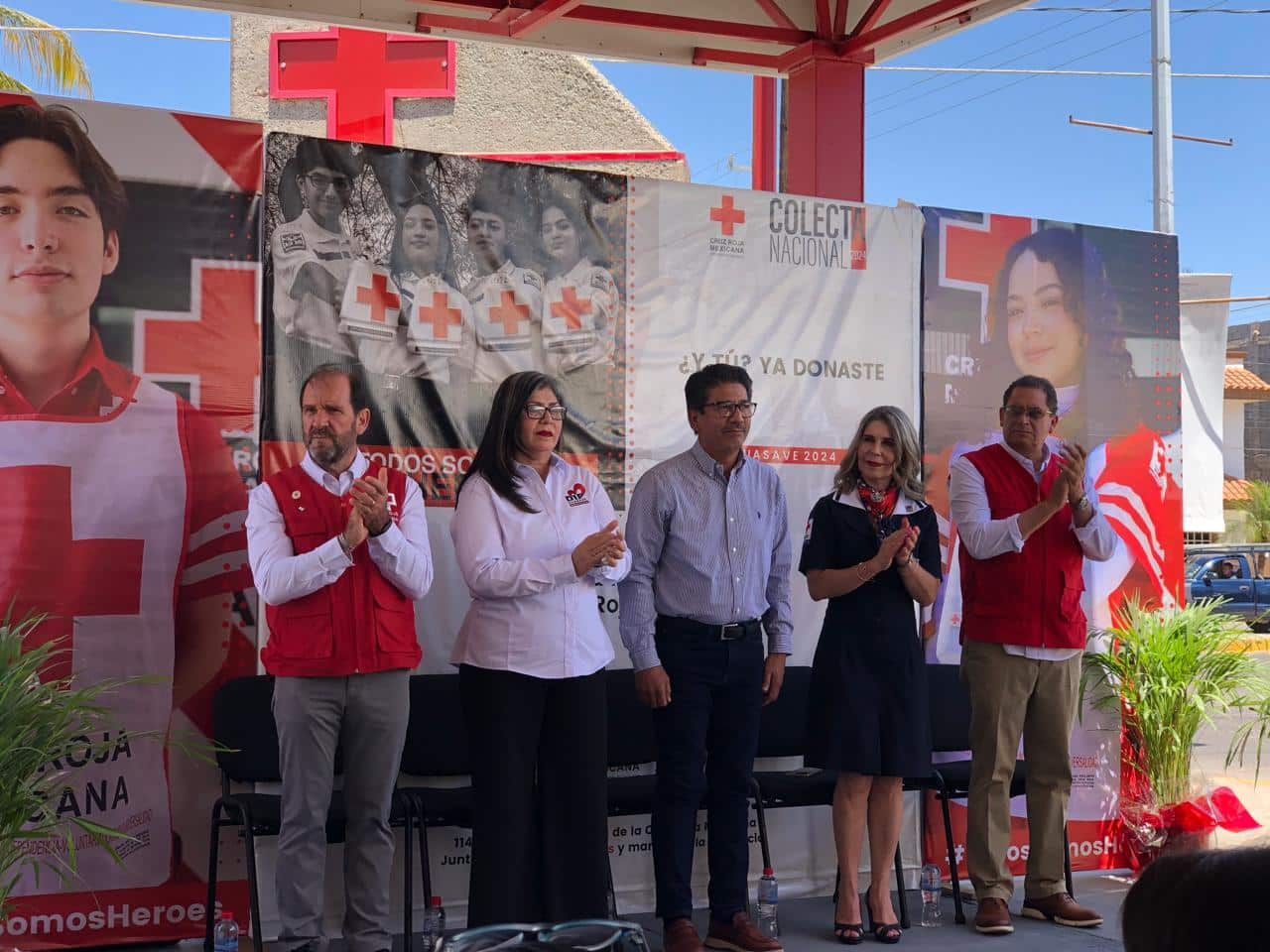 Martín Ahumada Quintero, presidente municipal de Guasave, presente en el arranque del evento de colecta de la Cruz Roja
