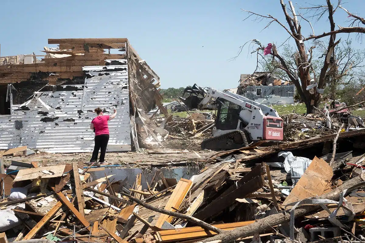 Más tornados en EU; hasta el momento hay 23 fallecidos