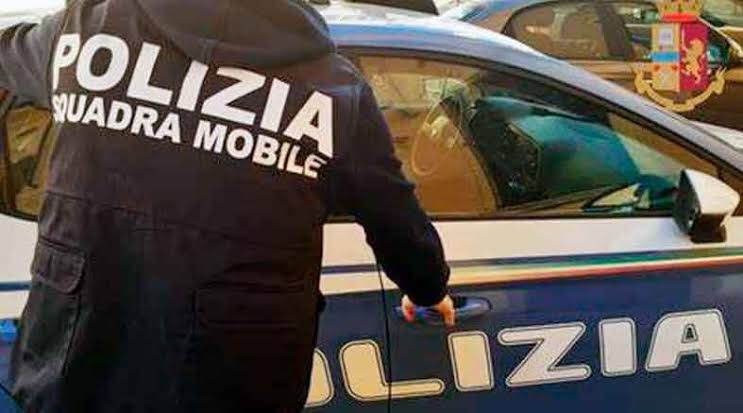 Menor de edad roba más de seis mil euros de un supermercado en Italia