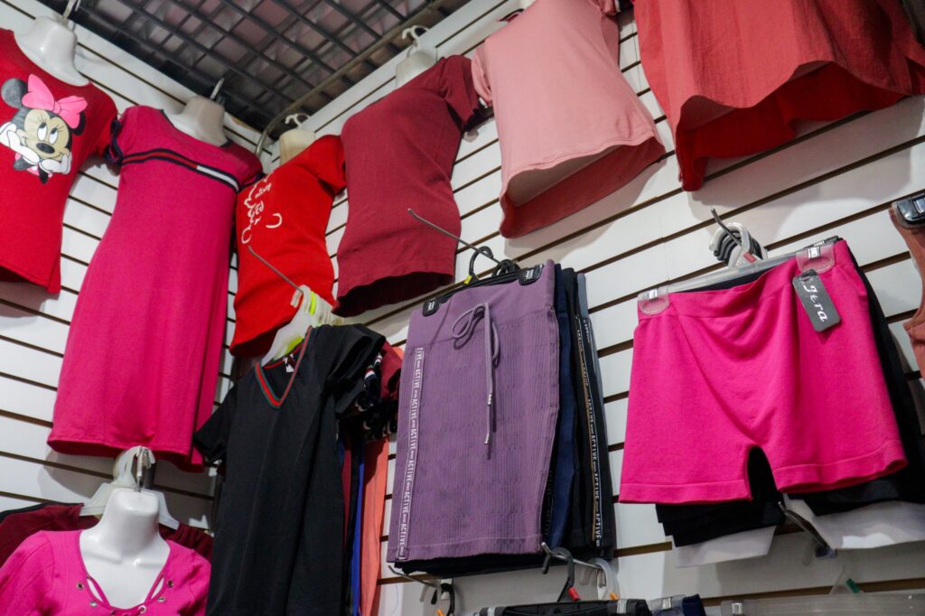Local donde venden ropa del mercado Zona 030 en Los Mochis