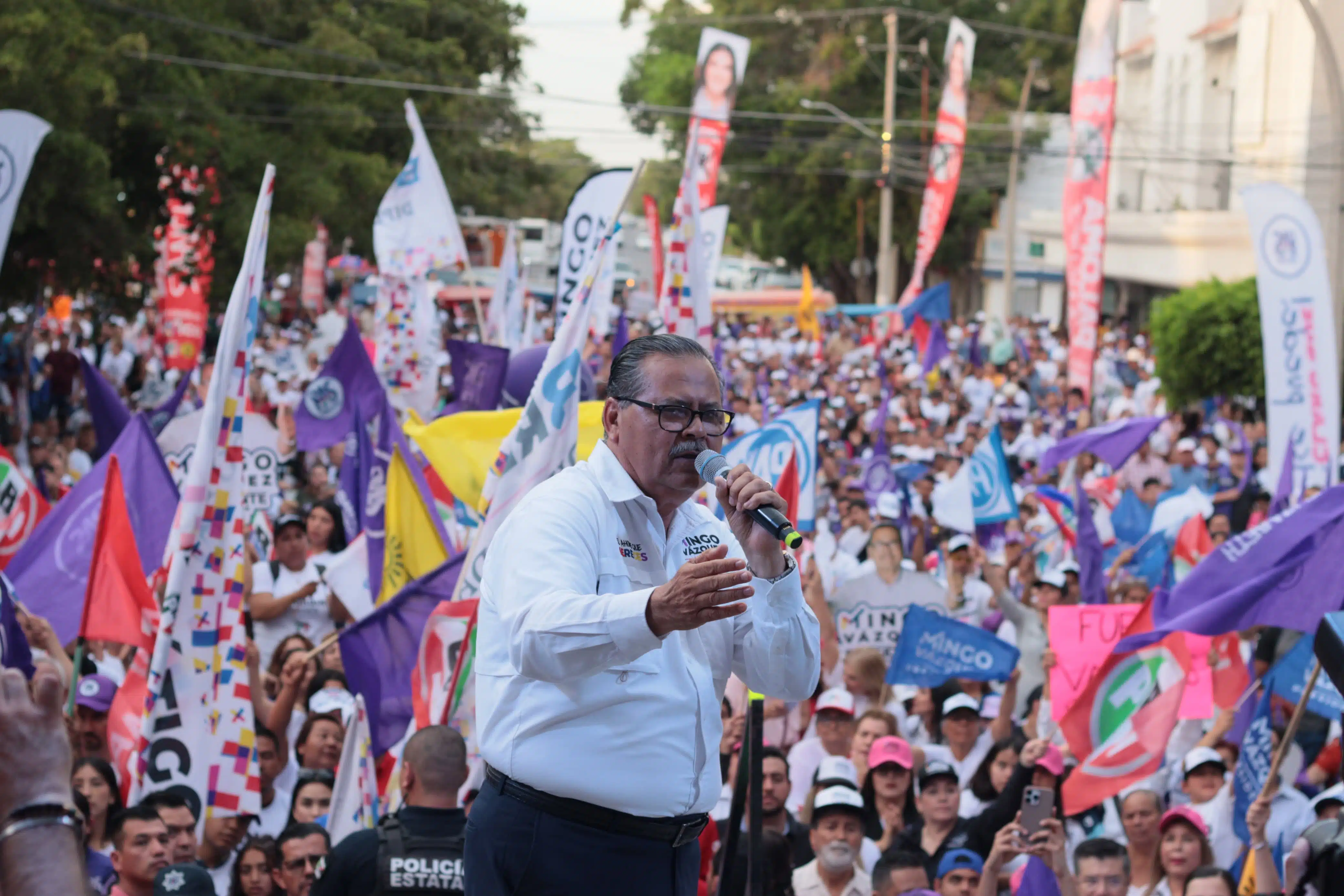 Domingo “Mingo” Vázquez, candidato a la alcaldía de Ahome de Fuerza y Corazón por Sinaloa, en el cierre de su campaña