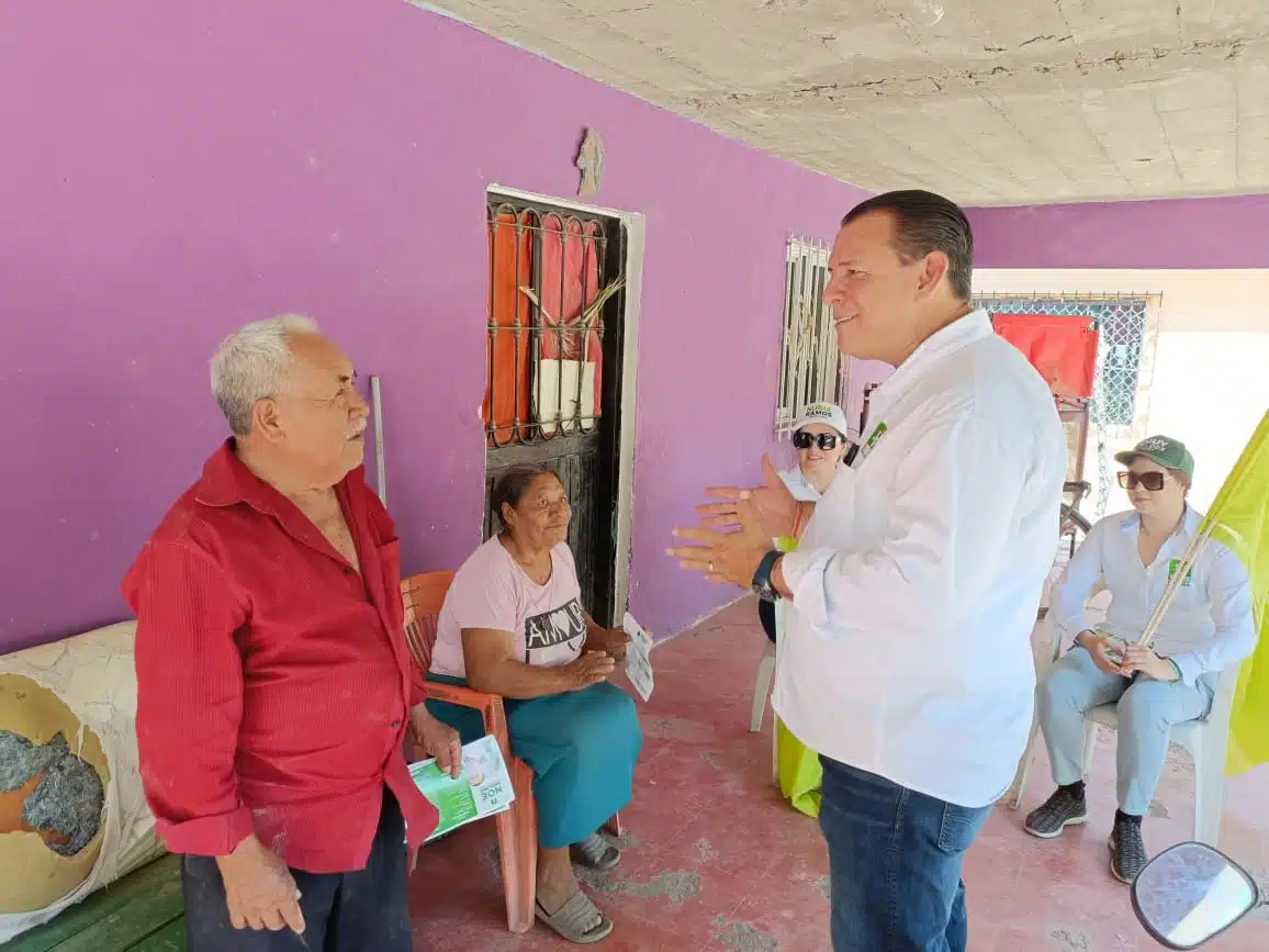 Noé Molina Ortiz, candidato del Partido Verde Ecologista de México por la alcaldía de Guasave, durante su campaña