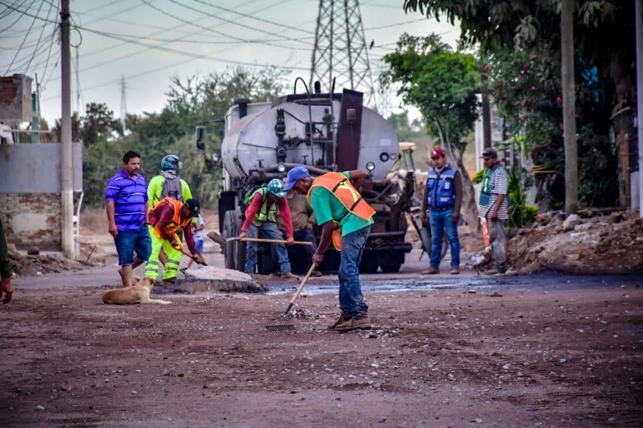 Obra pública en la colonia Hacienda de Urías en Mazatlán