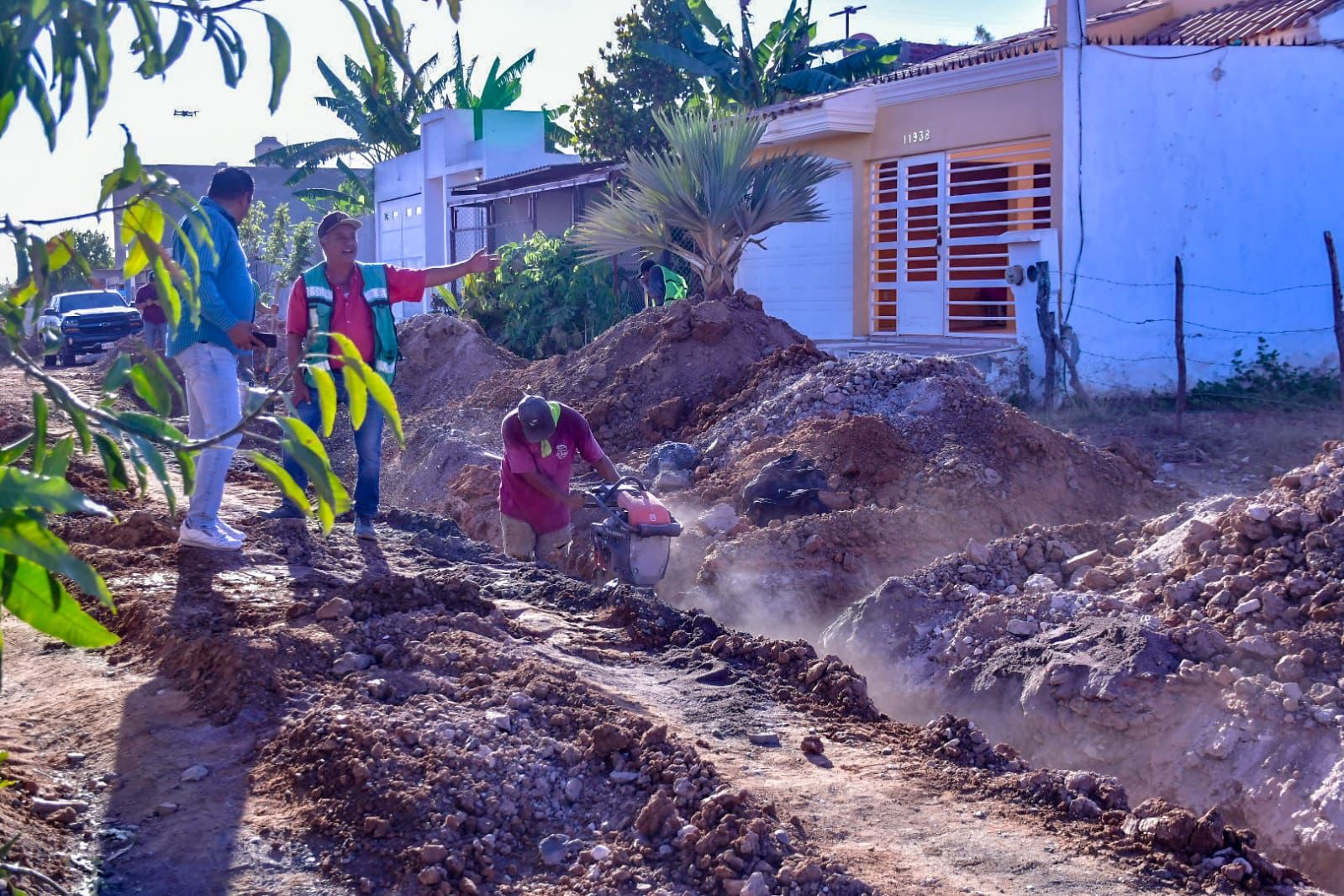 Obras Públicas en una colonia de Mazatlán