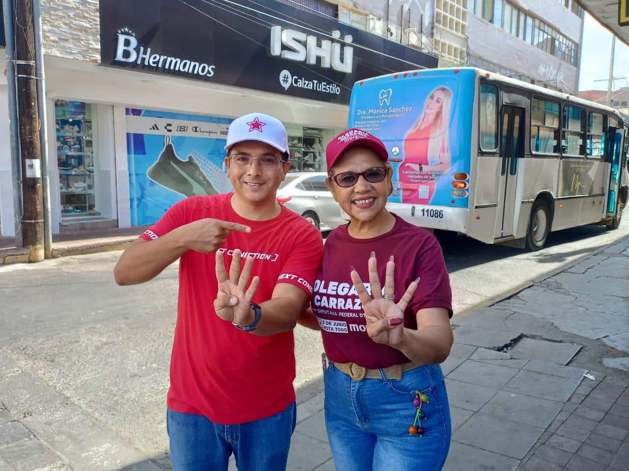 Olegaria Carrazco durante su campaña electoral