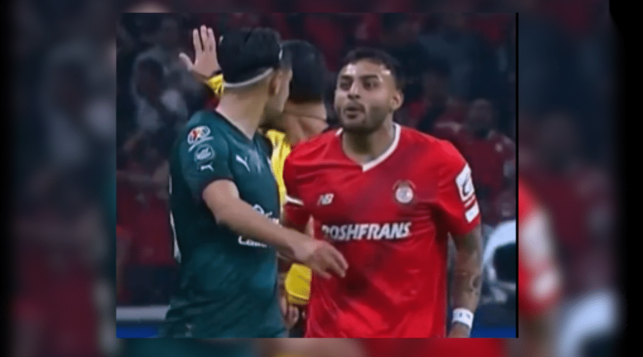 Alexis Vega y Ricardo Marín en el juego de vuelta de los cuartos de final