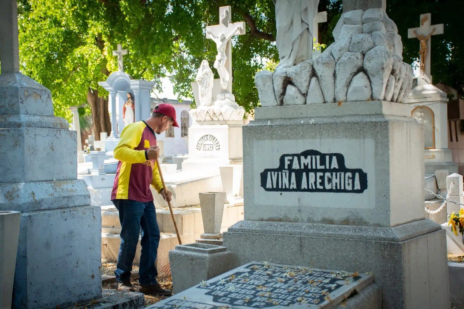 Tumbas en panteón