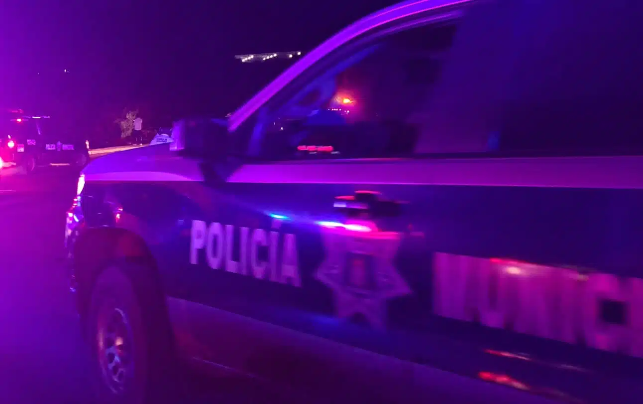 Patrulla de la Policía Municipal de noche en Culiacán