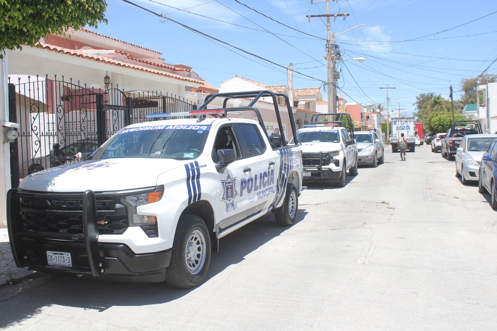 Policía municipal de Mazatlán en el fraccionamiento de Sábalo Country