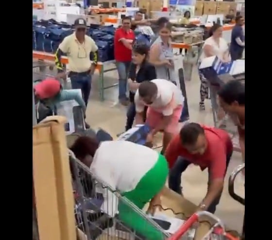 Pelea en Costco por ventiladores