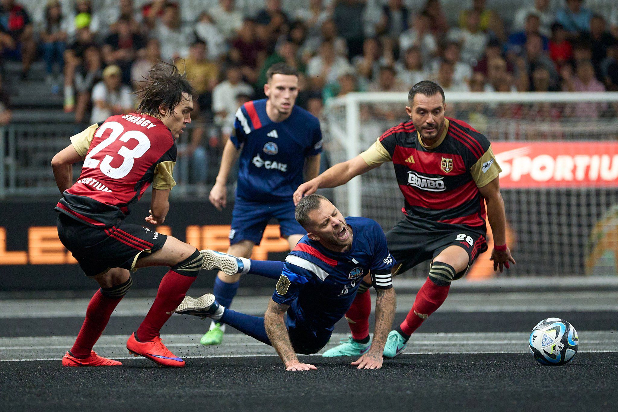 Peluche Caligari triunfa ante Foot2Rue y avanza a los octavos de final de la Kings World Cup