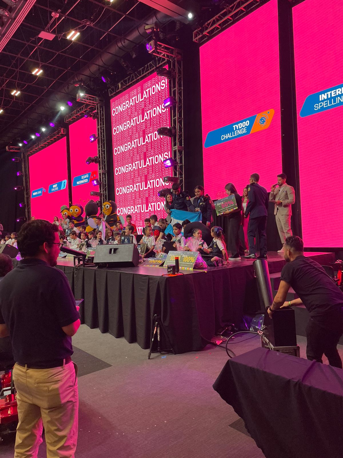Carlos Rodríguez Covarrubias niño del Colegio Nueva Senda de Los Mochis participando en Amco Summit 2024 en Guadalajara