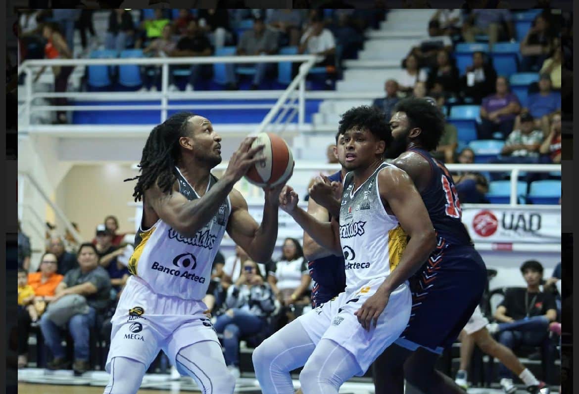 Pioneros de Los Mochis rescata gran triunfo en Mazatlán