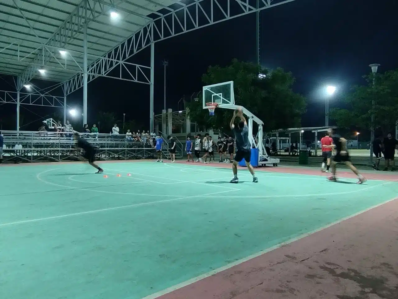 Jóvenes asisten al Try Out de Piratas Basketball de la Cibapac en Mazatlán