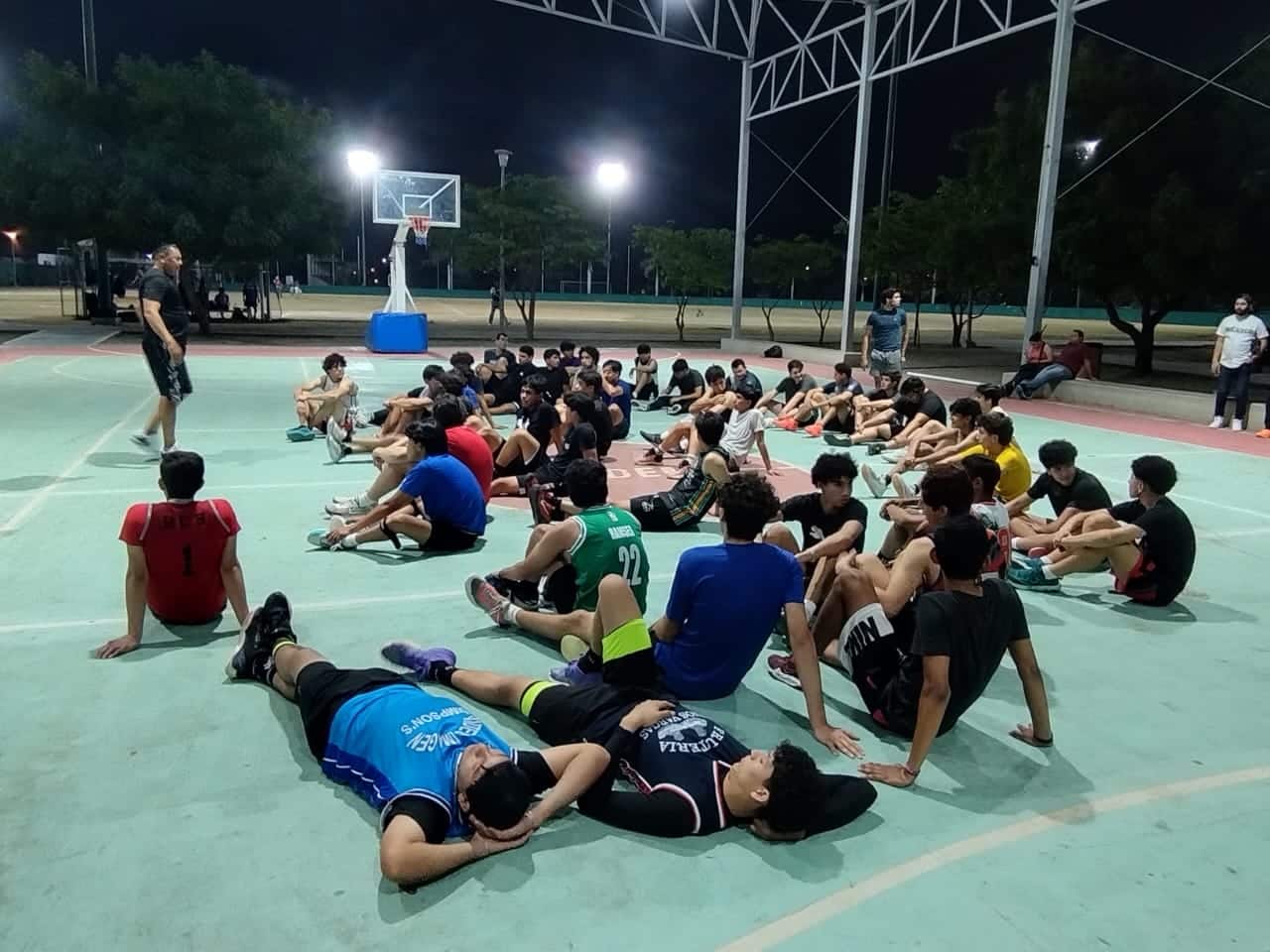 Jóvenes asisten al Try Out de Piratas Basketball de la Cibapac en Mazatlán