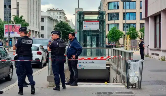 Ataque con cuchillo en metro de Francia deja 3 personas lesionadas