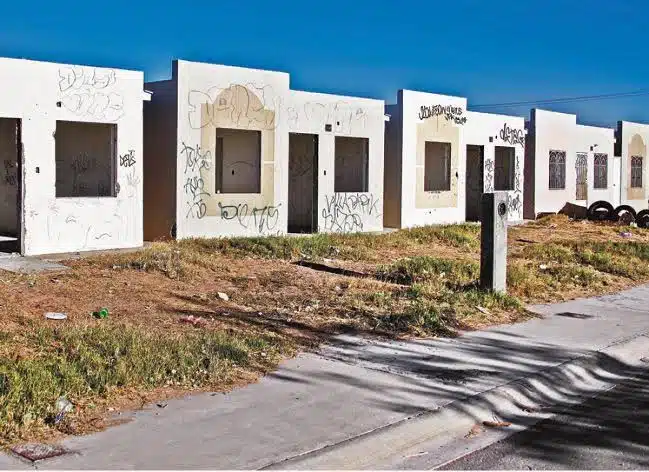 Puedo reclamar una casa o terreno abandonado como mío