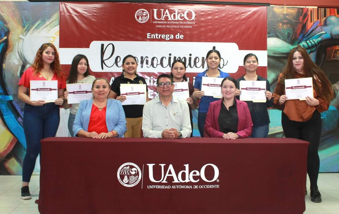 Reconocimiento a estudiantes UAdeO de Guasave
