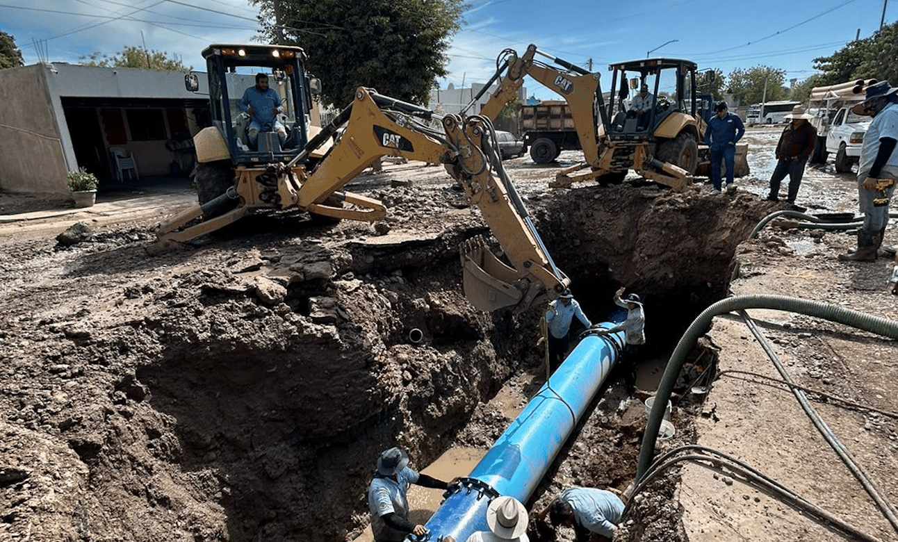 Japac repara tubería de agua potable en el sur de Culiacán